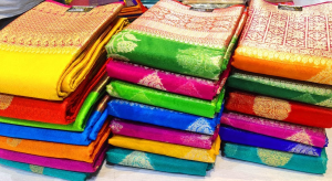 బనారస్ చీరలు.. ఎన్ని తరాలు మారినా చెక్కుచెదరకూడదంటే ఈ జాగ్రత్తలు పాటించాల్సిందే..!